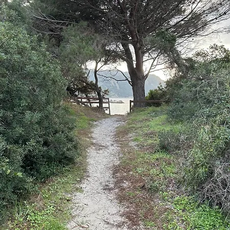 Mini-villa A 1 Minute De La De Santa Giulia וילה *